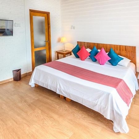 White Sands Beach Resort Lembeh Bitung Экстерьер фото