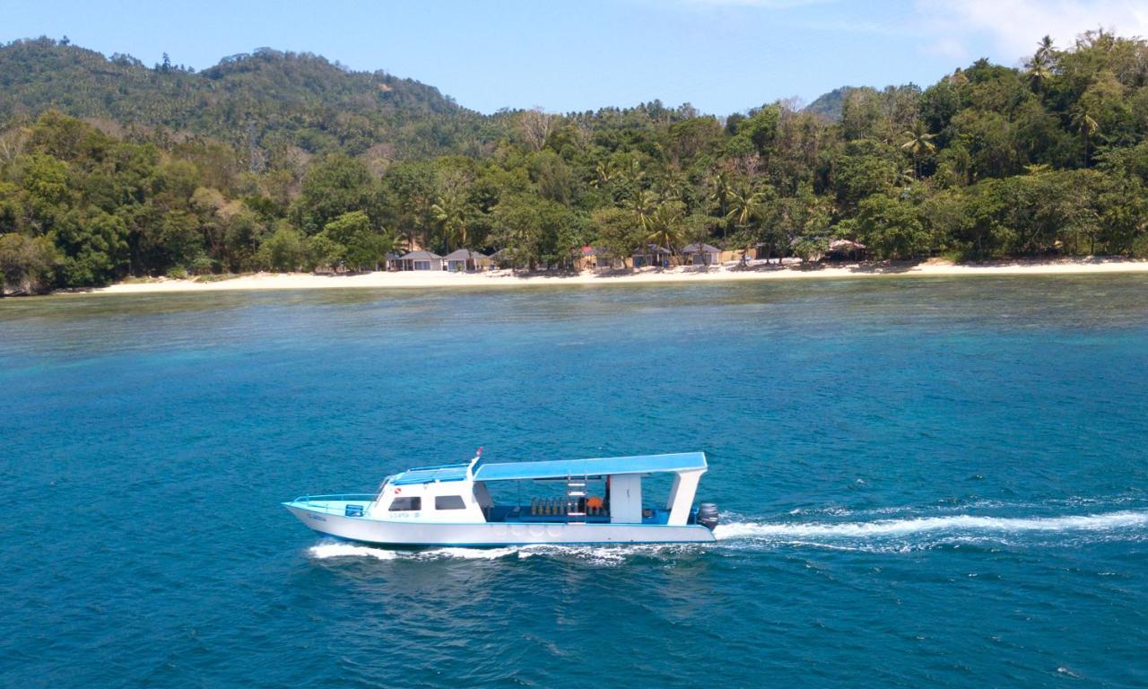 White Sands Beach Resort Lembeh Bitung Экстерьер фото
