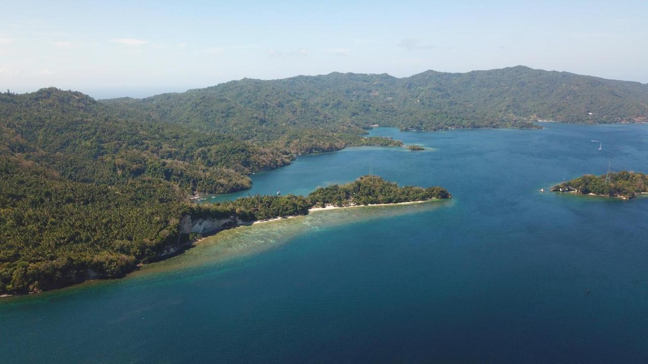 White Sands Beach Resort Lembeh Bitung Экстерьер фото