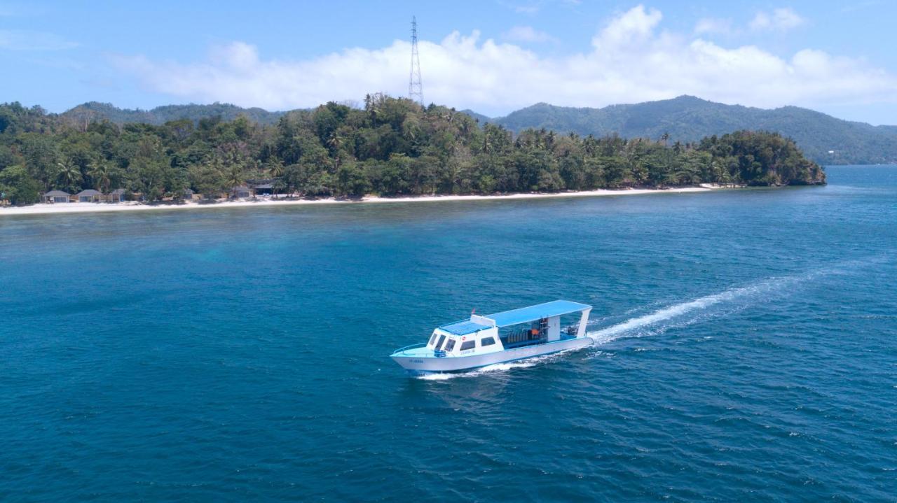 White Sands Beach Resort Lembeh Bitung Экстерьер фото